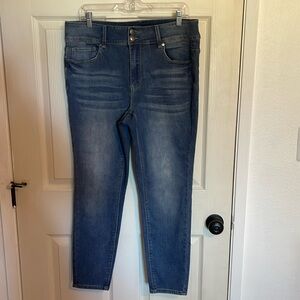 NWT. Karen Kane Jeans. Size 16W. Lifestyle Skinny Jeans